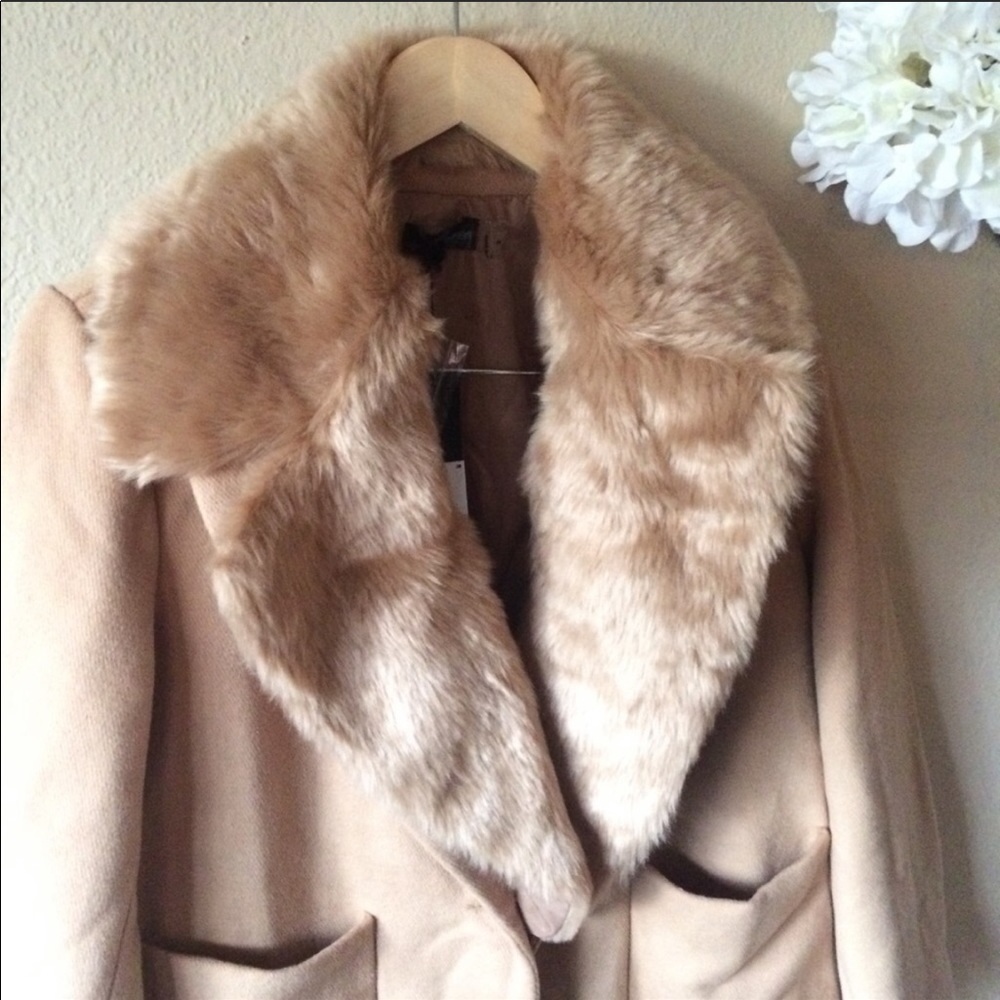 Faux Fur Collar Wool Jacket - Picture 2 of 4